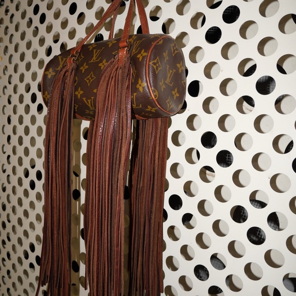 Louis Vuitton - Picture 3 of 6